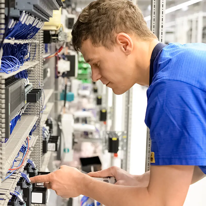 ElektronikerIn Maschinen und Antriebstechnik